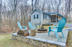 Peaceful and Secluded Knoxville Retreat with Deck